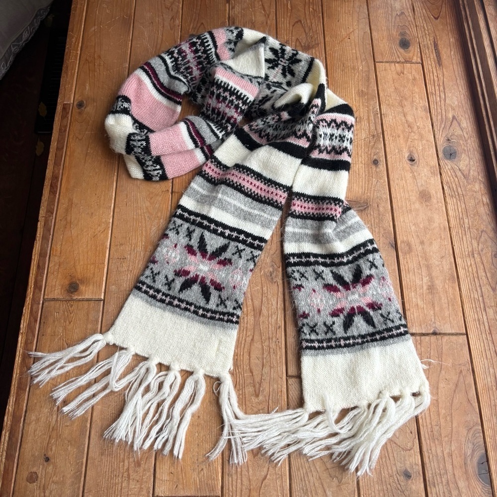 Joe Boxer Cream/Pink and Black Knit Scarf